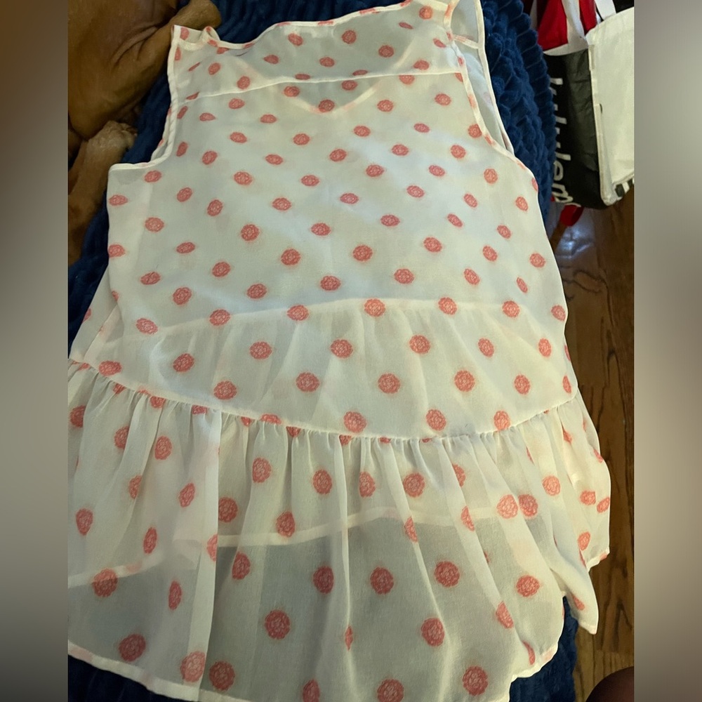 Cute blouse!! - Picture 2 of 3
